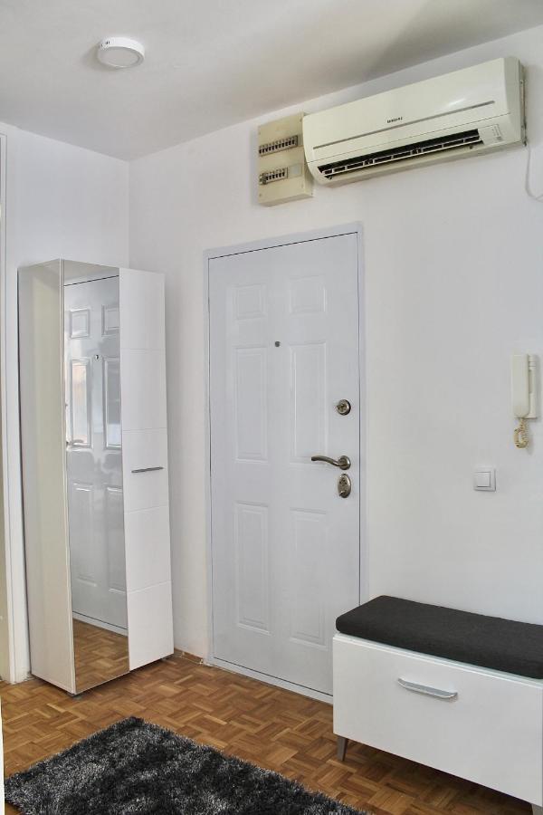 Ramonda - New Belgrade Apartment Luaran gambar